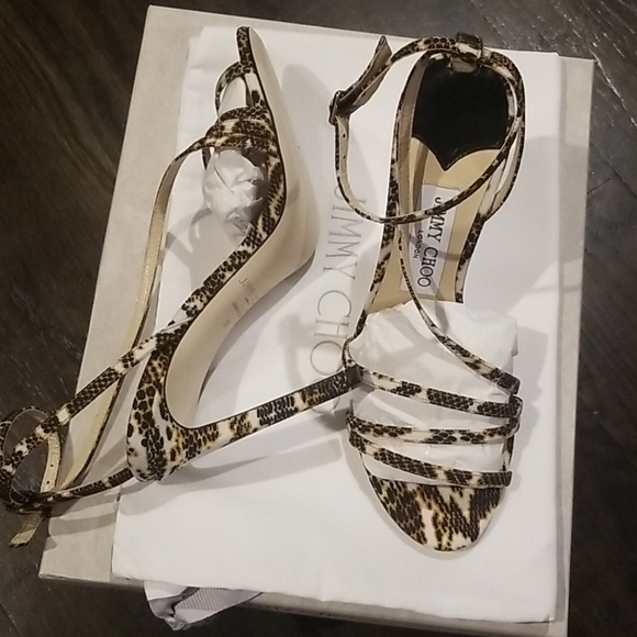 Shoes - Picture 5 of 5